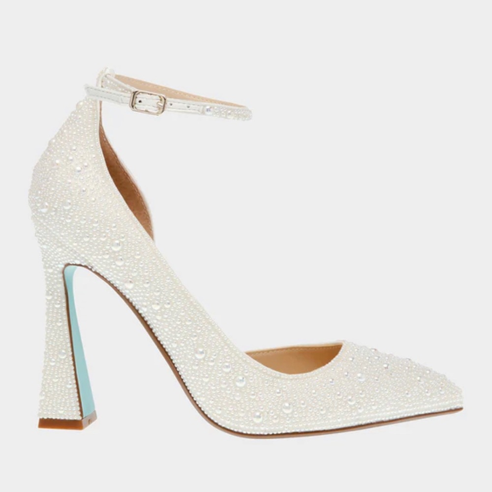 RAMSY by Betsey Johnson